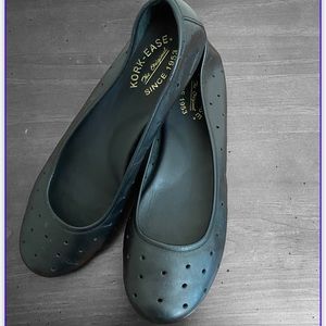Kork Ease flats in size 8
